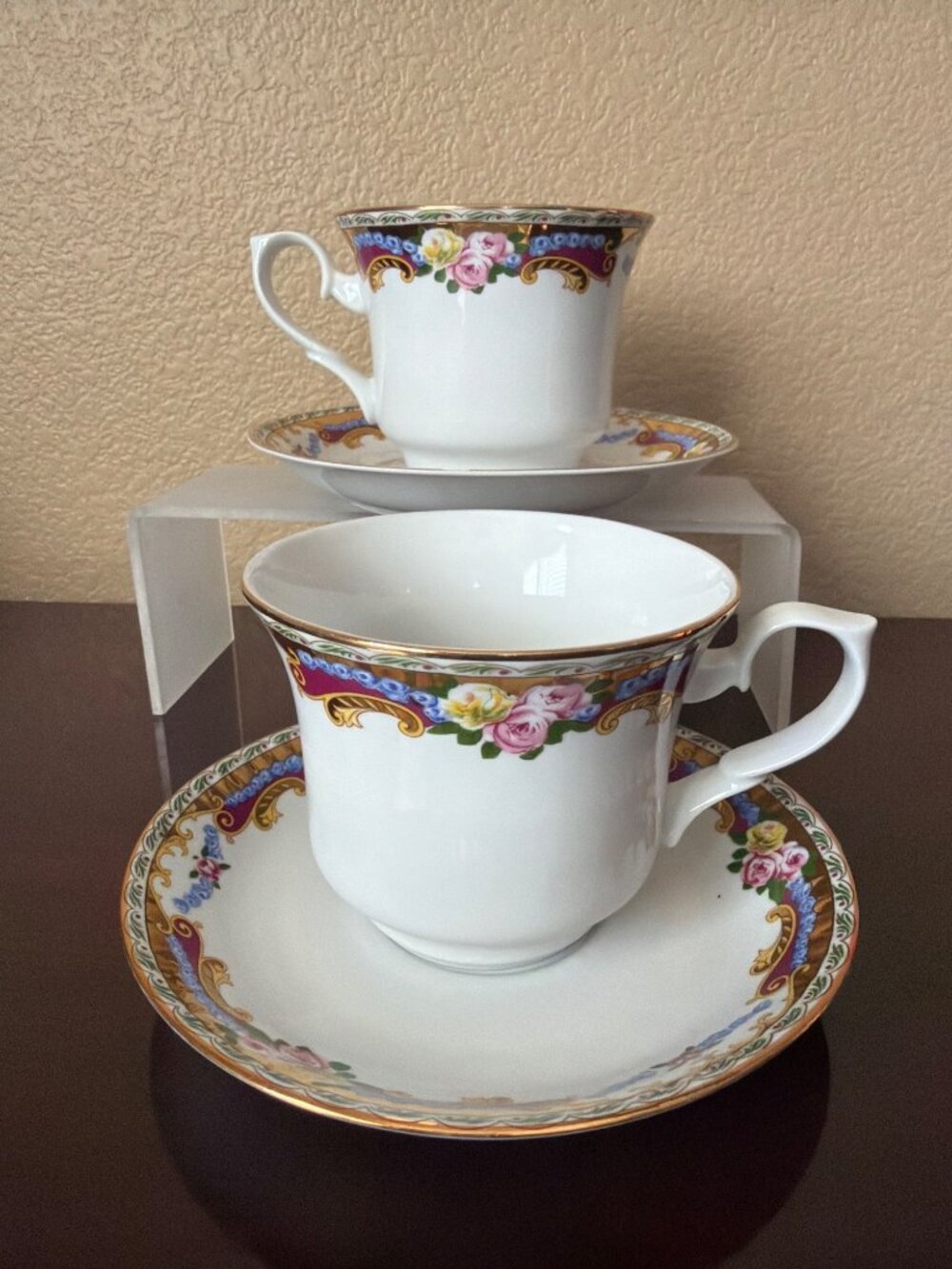 Set of 2 Vintage T. Limoges Teacup and Saucer Floral Gold Décoré à Main - Picture 2 of 13